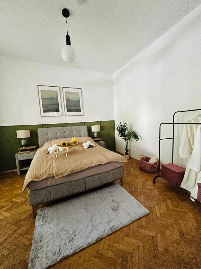Apartment 5 Min Schoenbrunn Gloriette, Direct To City Center, Free Parking Wien Ngoại thất bức ảnh