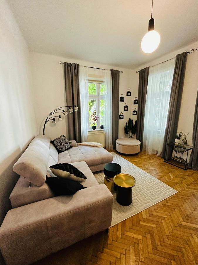 Apartment 5 Min Schoenbrunn Gloriette, Direct To City Center, Free Parking Wien Ngoại thất bức ảnh
