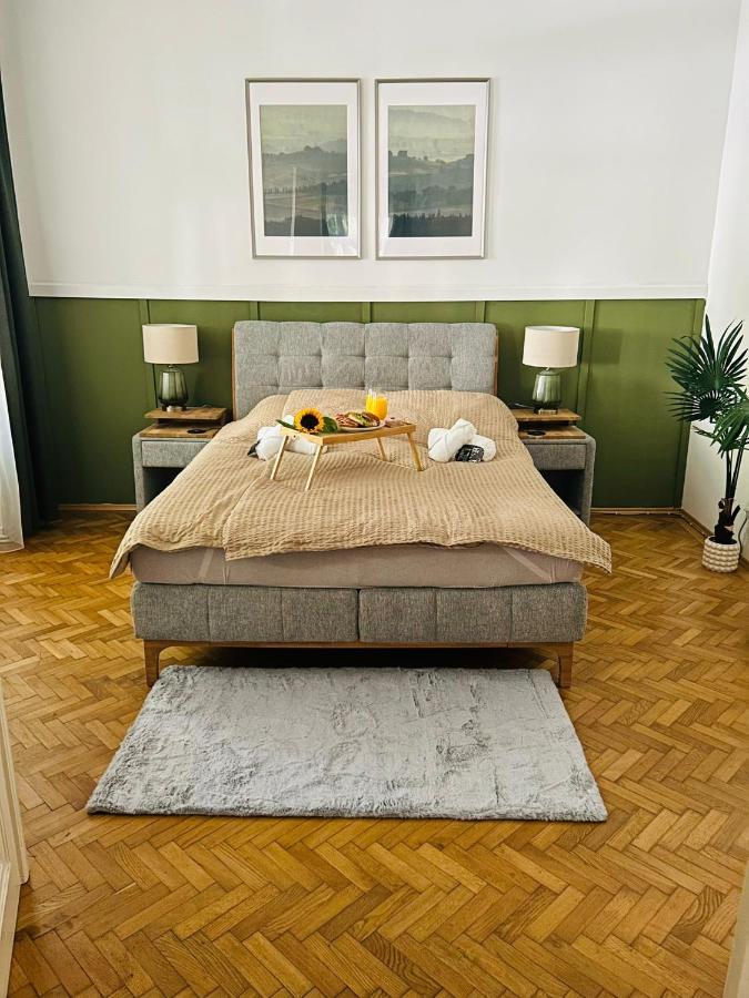 Apartment 5 Min Schoenbrunn Gloriette, Direct To City Center, Free Parking Wien Ngoại thất bức ảnh