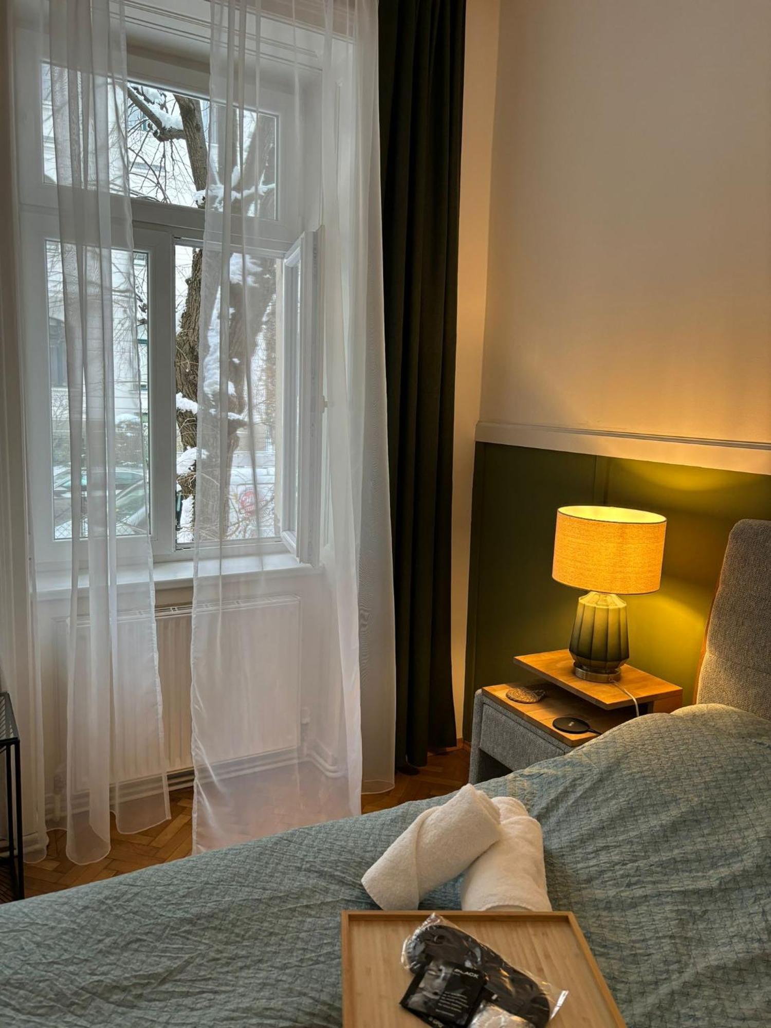 Apartment 5 Min Schoenbrunn Gloriette, Direct To City Center, Free Parking Wien Ngoại thất bức ảnh